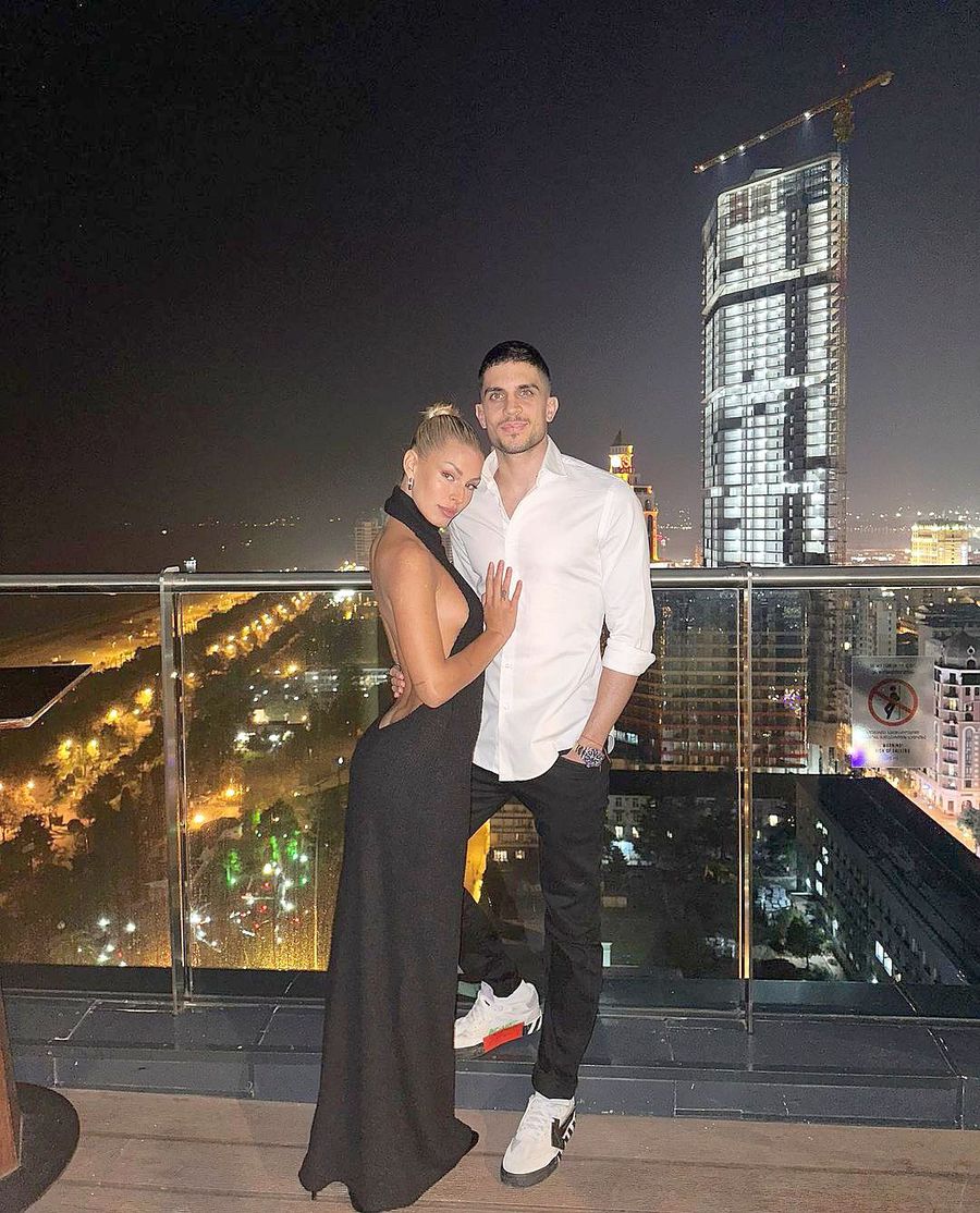 Marc Bartra și Jessica Goicoechea. Foto: Instagram Iubita lui Marc Bartra, apariție de senzație pe covorul roșu » A atras toate privirile într-o rochie transparentă