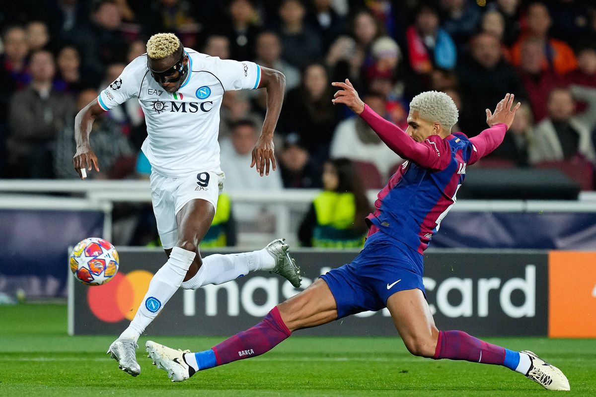 Luat la palme » Cum a fost primit în vestiar puștiul-minune de 17 ani care „l-a băgat în buzunar” pe Osimhen