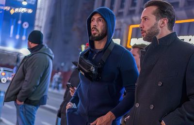 Frații Tate, reținuți din nou în România, după ce au fost acuzați de infracțiuni sexuale în Marea Britanie