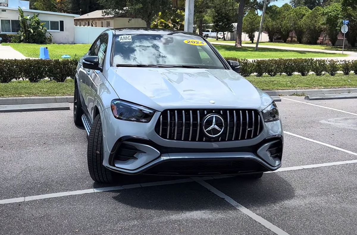 Unic în România! Adrian Mutu și-a comandat o supermașină de lux, cum nu există în țară