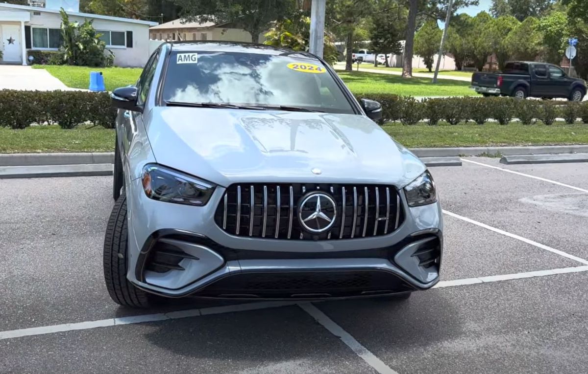 Unic în România! Adrian Mutu și-a comandat o supermașină de lux, cum nu există în țară