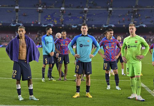 Jucătorii Barcelonei, dezamăgiți după eșec / Foto: Imago