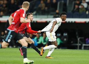 Vinicius i-a cerut scuze adversarului: „Iartă-mă, frate!