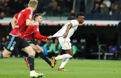 Vinicius i-a cerut scuze adversarului: „Iartă-mă, frate!