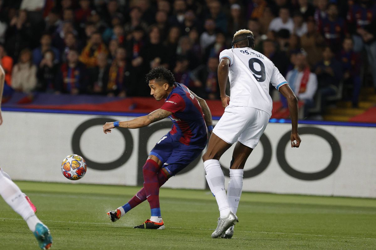 Luat la palme » Cum a fost primit în vestiar puștiul-minune de 17 ani care „l-a băgat în buzunar” pe Osimhen