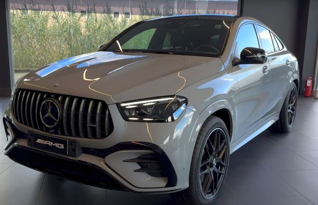 Unic în România! Adrian Mutu și-a comandat o supermașină de lux, cum nu există în țară