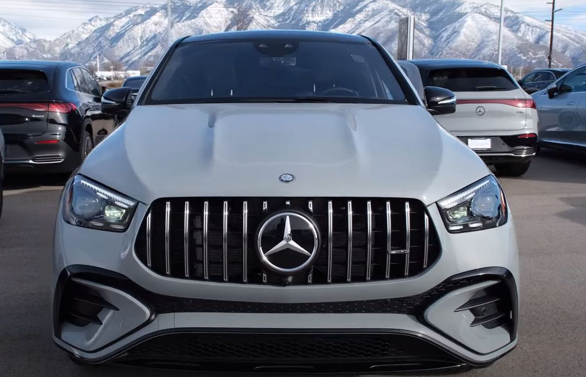 Unic în România! Adrian Mutu și-a comandat o supermașină de lux, cum nu există în țară