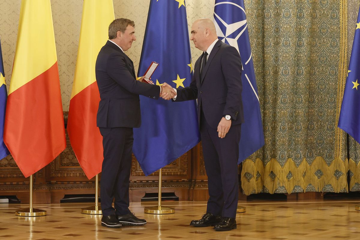 Gică Hagi, decorat cu Ordinul Național „Steaua României”. FOTO: Cristi Preda