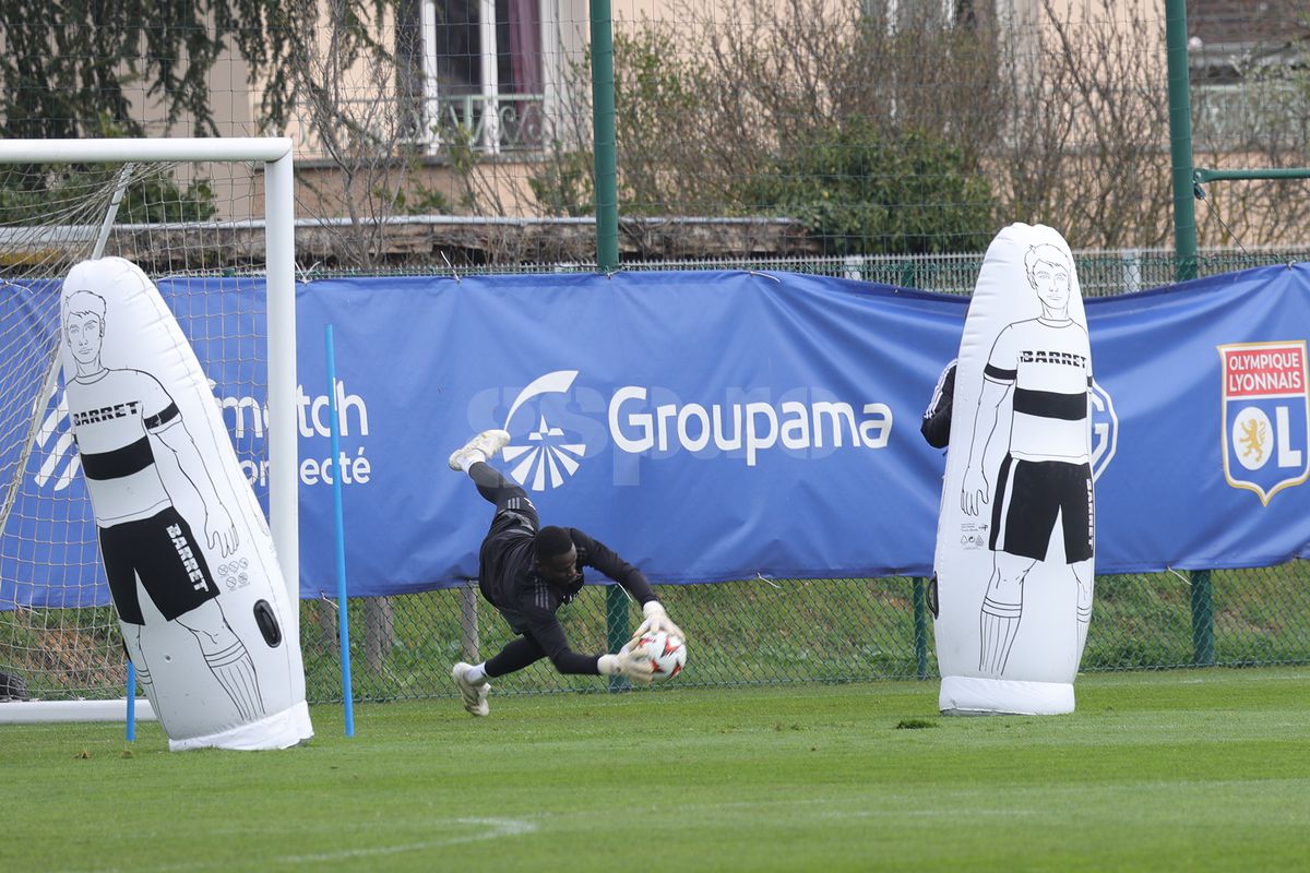 Voie bună, dar și concentrare în rândul francezilor » Ce s-a întâmplat la antrenamentul de dinainte de Lyon - FCSB