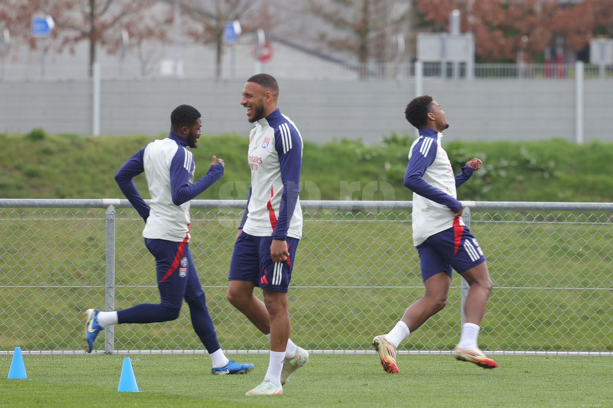 Voie bună, dar și concentrare în rândul francezilor » Ce s-a întâmplat la antrenamentul de dinainte de Lyon - FCSB
