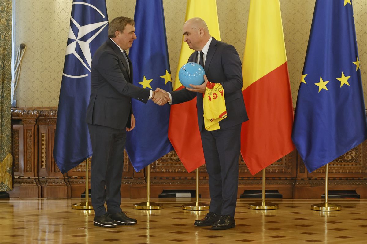 Gică Hagi, decorat cu Ordinul Național „Steaua României”. FOTO: Cristi Preda