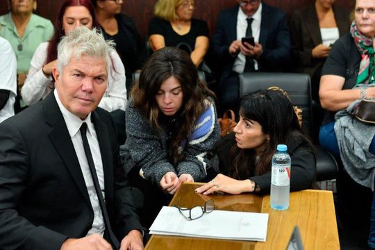 Dalma și Giannina Maradona, în sala de tribunal în care a început procesul / Foto: Captură TV