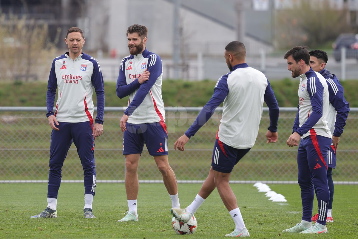 Voie bună, dar și concentrare în rândul francezilor » Ce s-a întâmplat la antrenamentul de dinainte de Lyon - FCSB