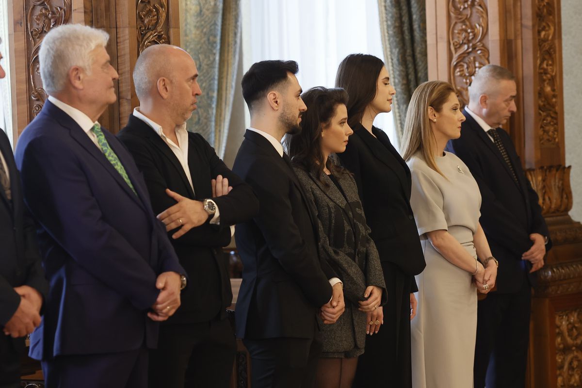 Prezență extravagantă la Palatul Cotroceni » A venit în fața președintelui României cu un sacou de 5.000 de euro