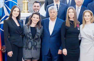 Prezență extravagantă la Palatul Cotroceni » A venit în fața președintelui României cu un sacou de 5.000 de euro