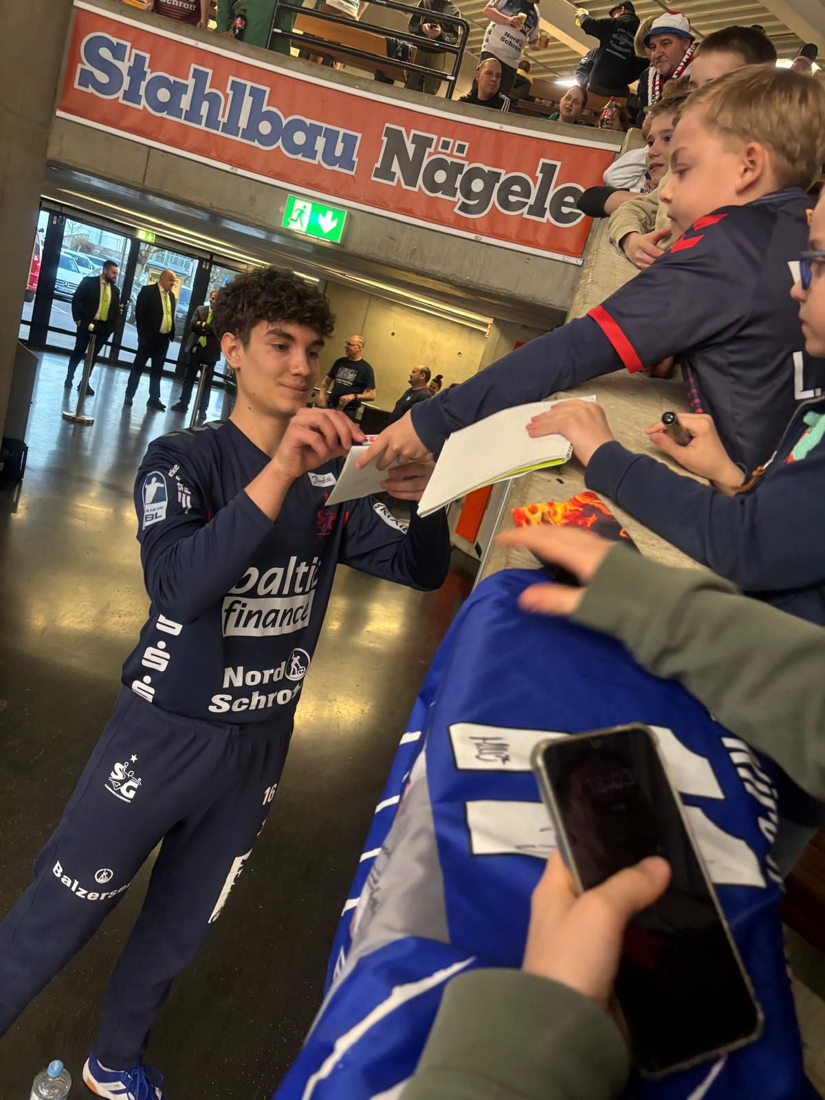 Un tânăr român a fost pe listă la un meci din campionatul Germaniei la doar 17 ani » A fost rezerva triplului campion mondial