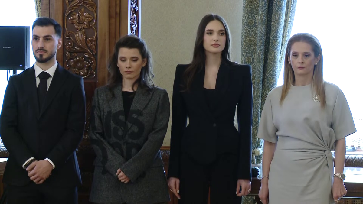 Elena Hagi a strălucit la Palatul Cotroceni » Cum a fost surprinsă soția lui Ianis la decorarea „Regelui”