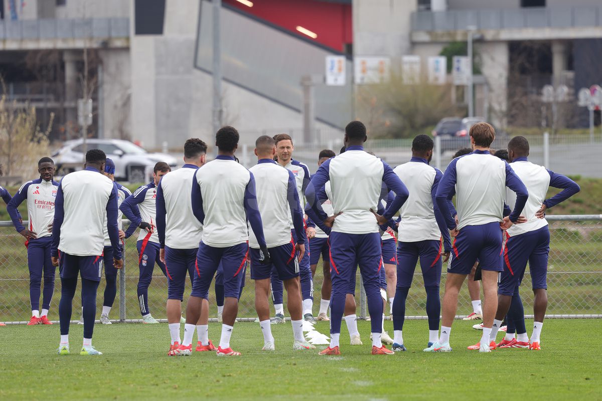 Voie bună, dar și concentrare în rândul francezilor » Ce s-a întâmplat la antrenamentul de dinainte de Lyon - FCSB
