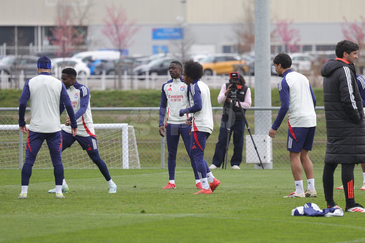 Voie bună, dar și concentrare în rândul francezilor » Ce s-a întâmplat la antrenamentul de dinainte de Lyon - FCSB