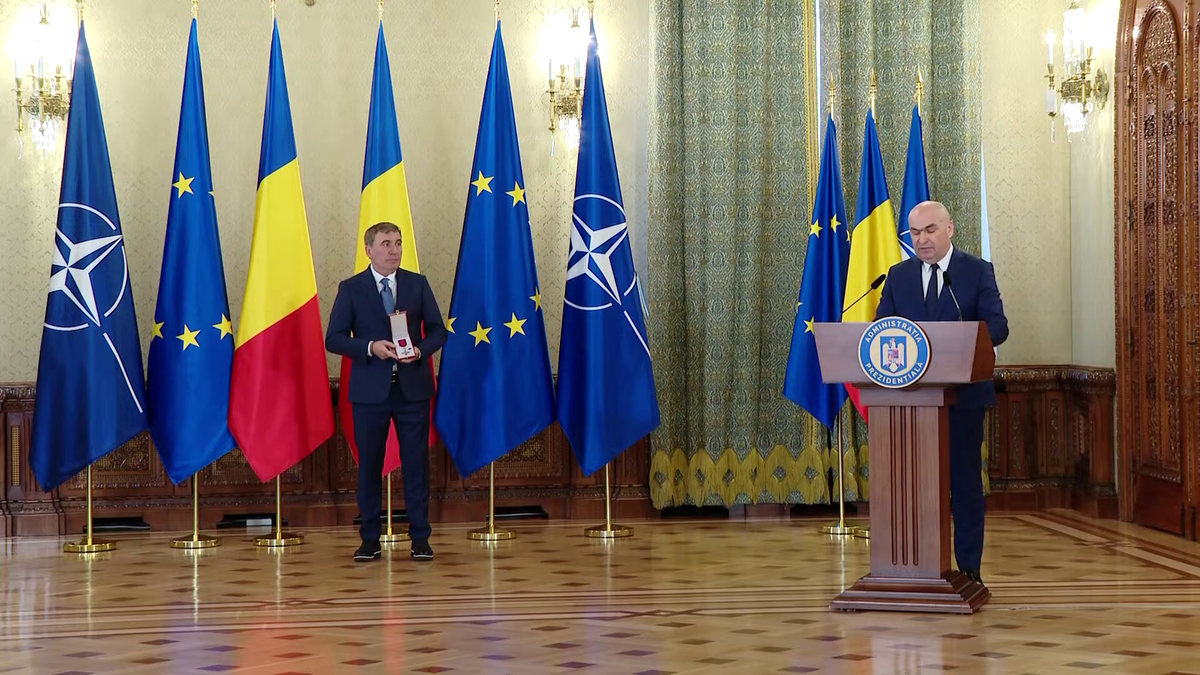 Elena Hagi a strălucit la Palatul Cotroceni » Cum a fost surprinsă soția lui Ianis la decorarea „Regelui”