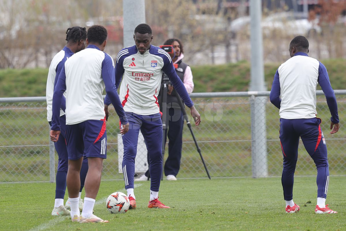 Voie bună, dar și concentrare în rândul francezilor » Ce s-a întâmplat la antrenamentul de dinainte de Lyon - FCSB
