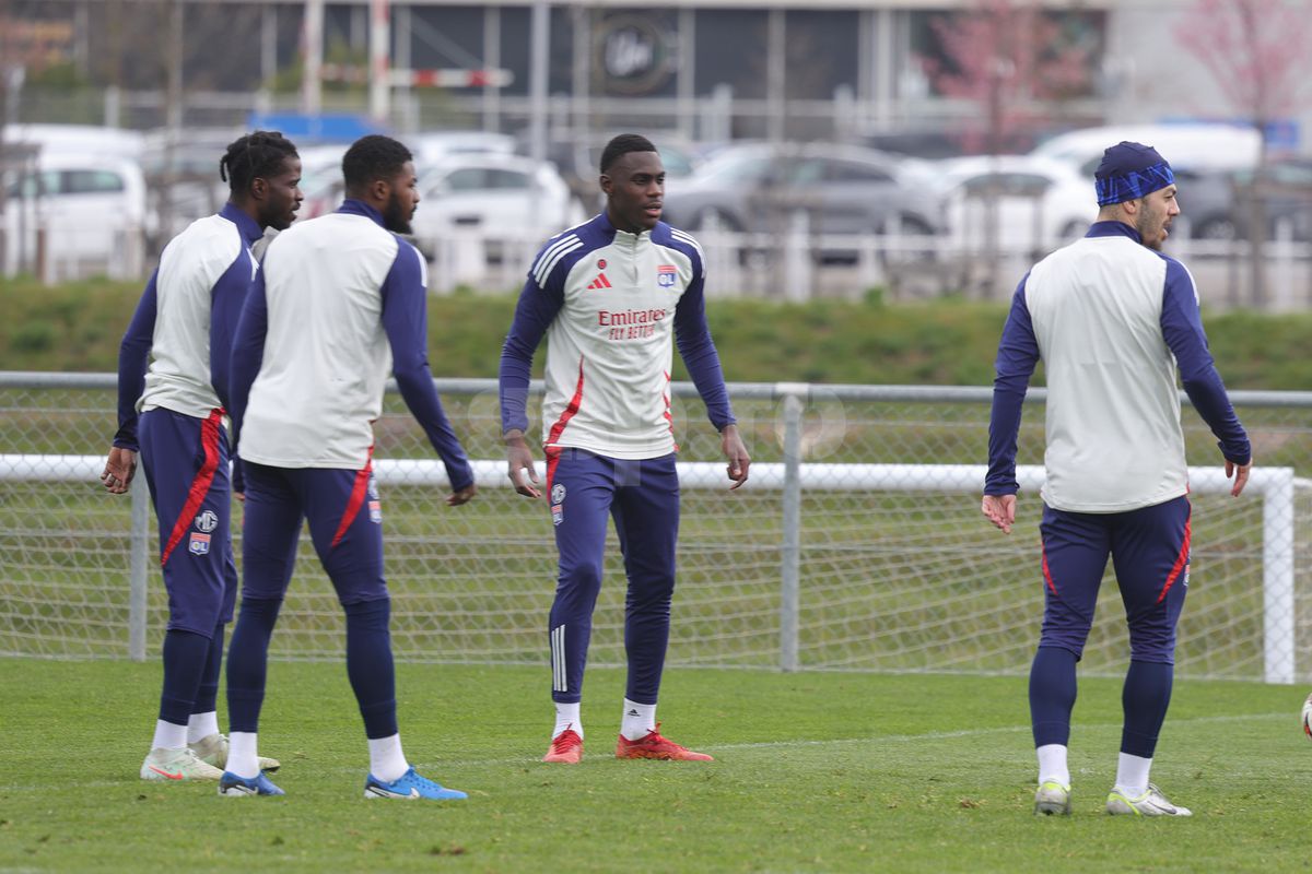 Voie bună, dar și concentrare în rândul francezilor » Ce s-a întâmplat la antrenamentul de dinainte de Lyon - FCSB