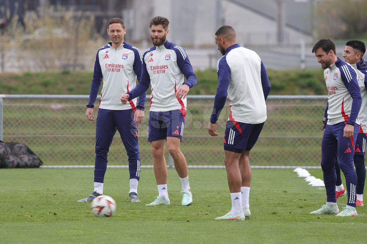 Voie bună, dar și concentrare în rândul francezilor » Ce s-a întâmplat la antrenamentul de dinainte de Lyon - FCSB