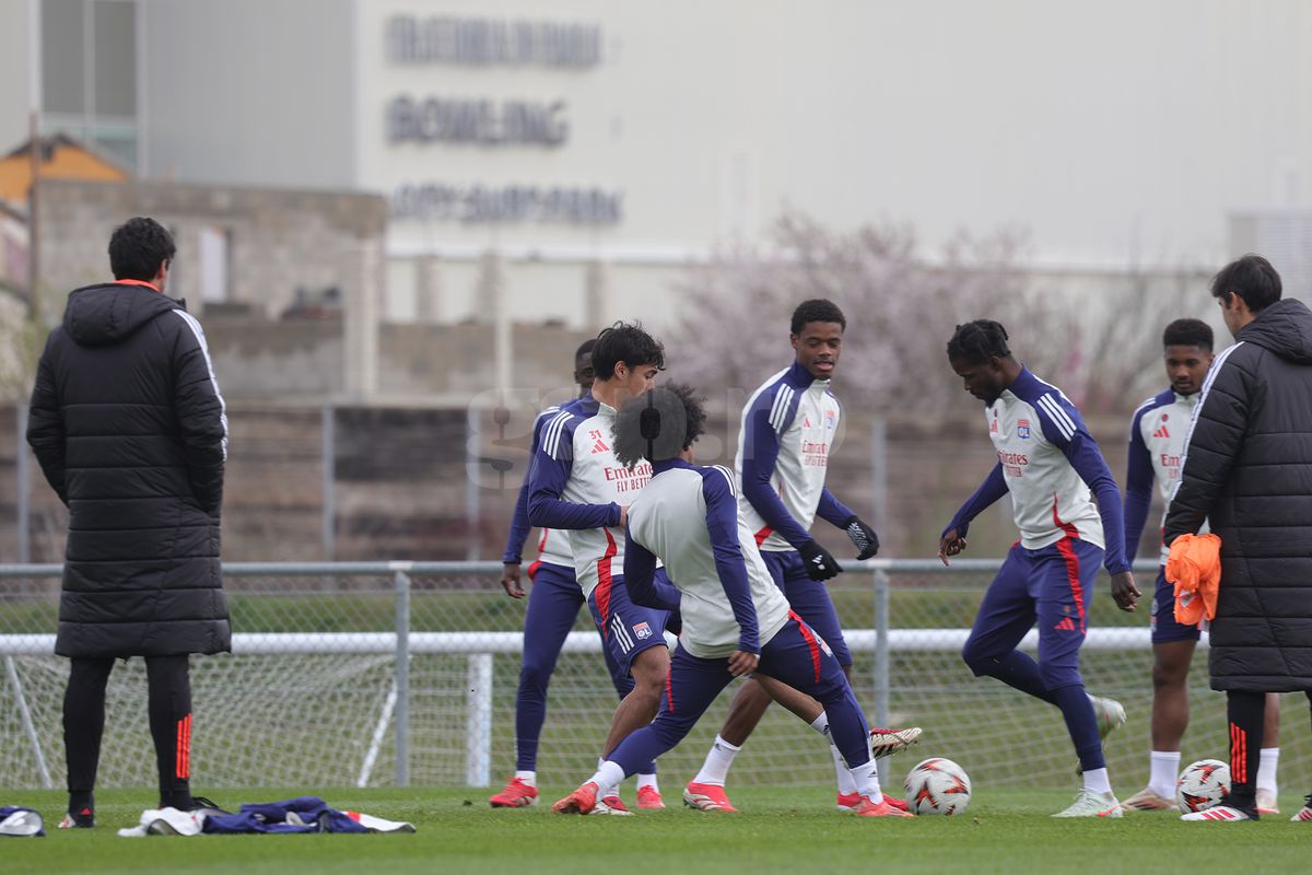 Voie bună, dar și concentrare în rândul francezilor » Ce s-a întâmplat la antrenamentul de dinainte de Lyon - FCSB