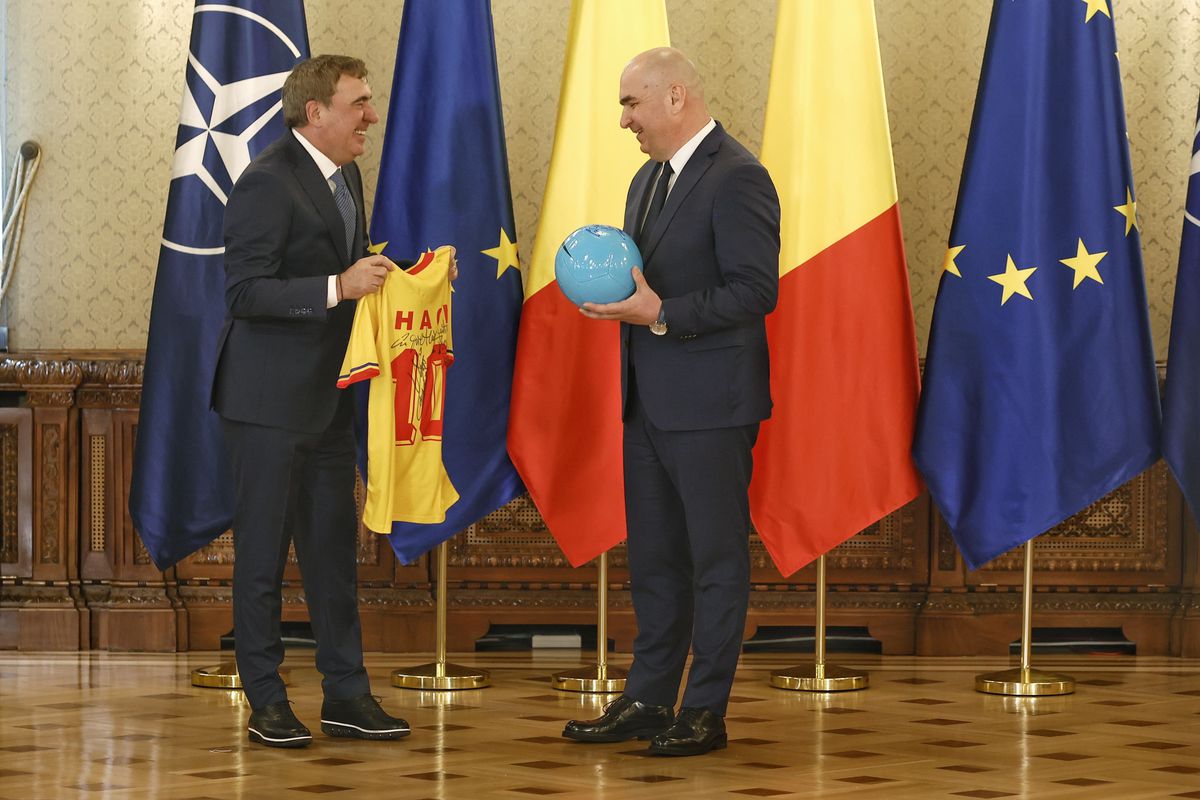 Gică Hagi, decorat cu Ordinul Național „Steaua României”. FOTO: Cristi Preda