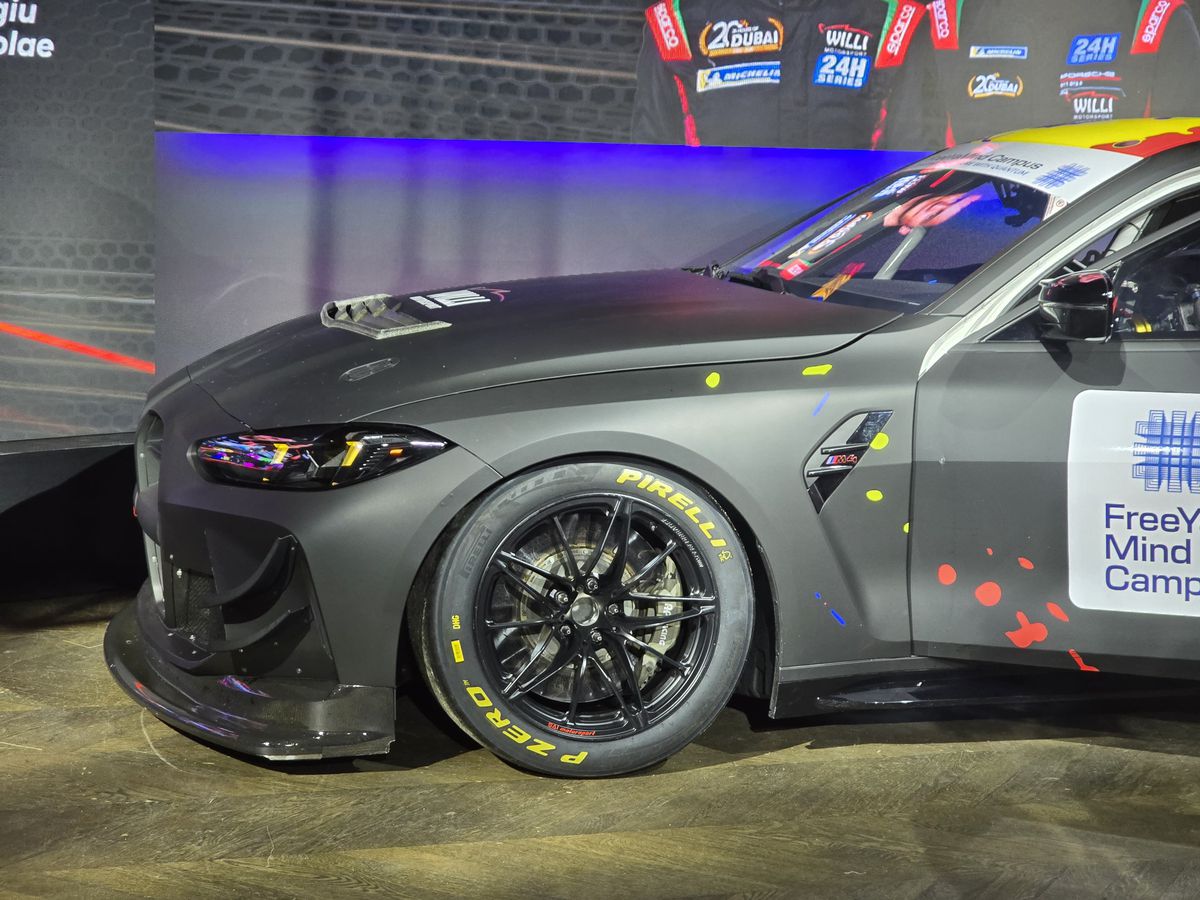Prima echipă complet românească din GT4 și-a prezentat mașina pentru 2025 într-un club din București » Cum arată modelul BMW M4 GT4 EVO
