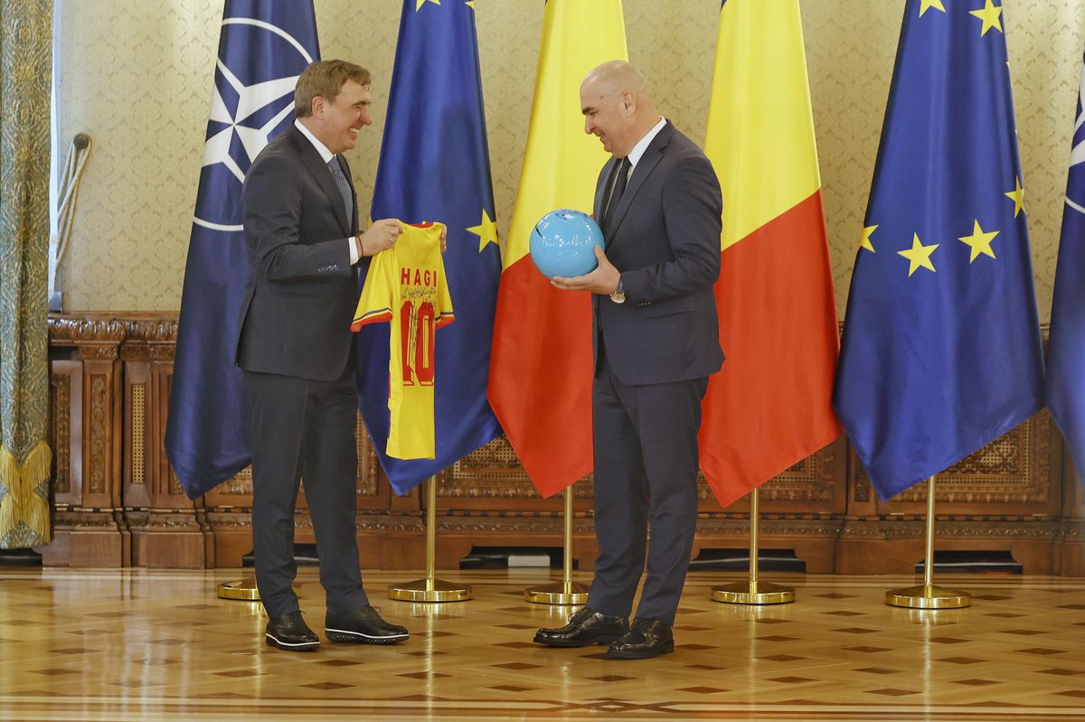 Gică Hagi, decorat cu Ordinul Național „Steaua României”. FOTO: Cristi Preda