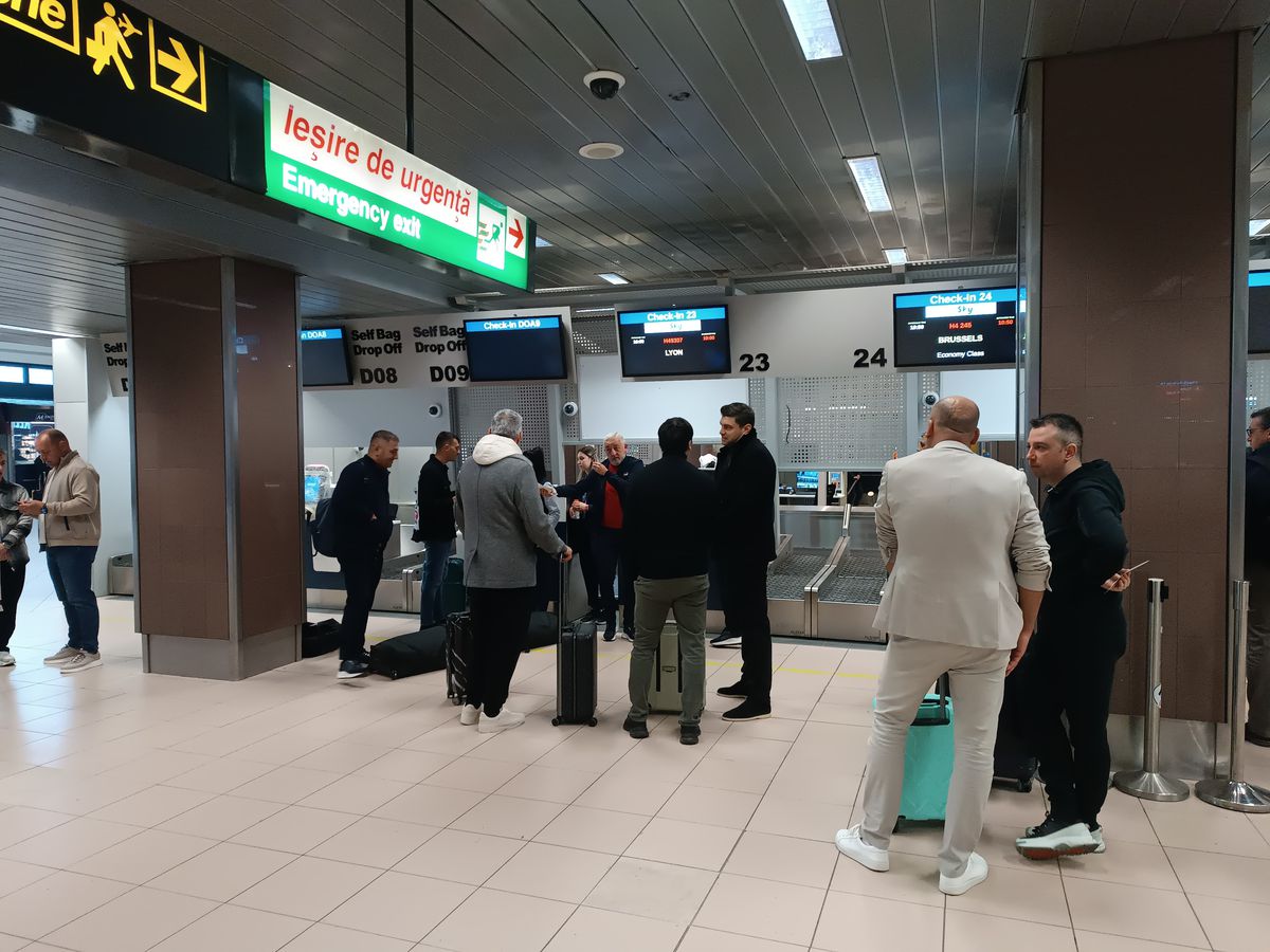 A rămas la București! FCSB a decolat spre Lyon fără titularul anunțat de Becali » MM Stoica l-a luat tare: „Ce faci, mă, dormi în seara asta?!”