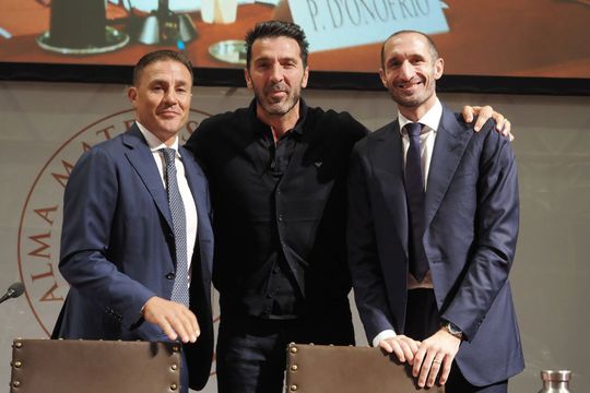 Giorgio Chielli (aici alături de alte două legende bianconere Gianluigi Buffon și Fabio Cannavaro), este vizat de postul de manager general la Juventus / Foto: Imago