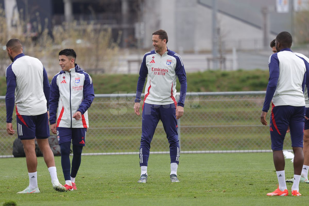 Voie bună, dar și concentrare în rândul francezilor » Ce s-a întâmplat la antrenamentul de dinainte de Lyon - FCSB