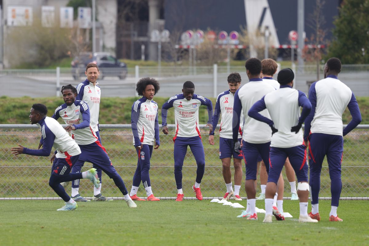 Voie bună, dar și concentrare în rândul francezilor » Ce s-a întâmplat la antrenamentul de dinainte de Lyon - FCSB