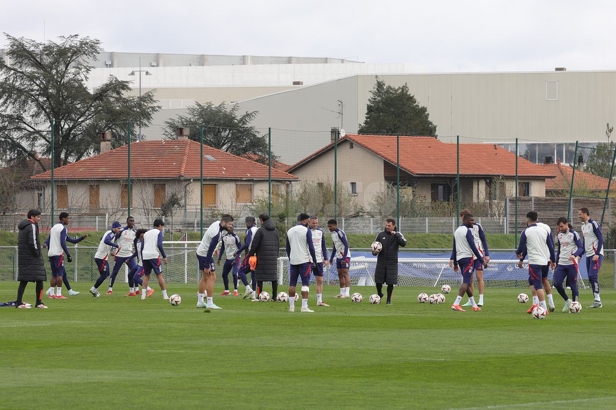 Voie bună, dar și concentrare în rândul francezilor » Ce s-a întâmplat la antrenamentul de dinainte de Lyon - FCSB