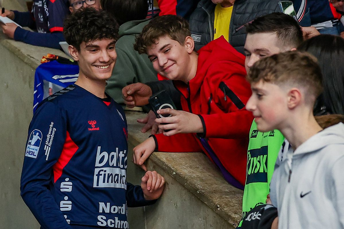 Un tânăr român a fost pe listă la un meci din campionatul Germaniei la doar 17 ani » A fost rezerva triplului campion mondial