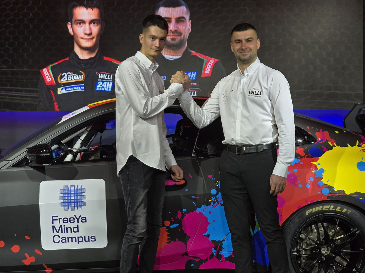 Prima echipă complet românească din GT4 și-a prezentat mașina pentru 2025 într-un club din București » Cum arată modelul BMW M4 GT4 EVO