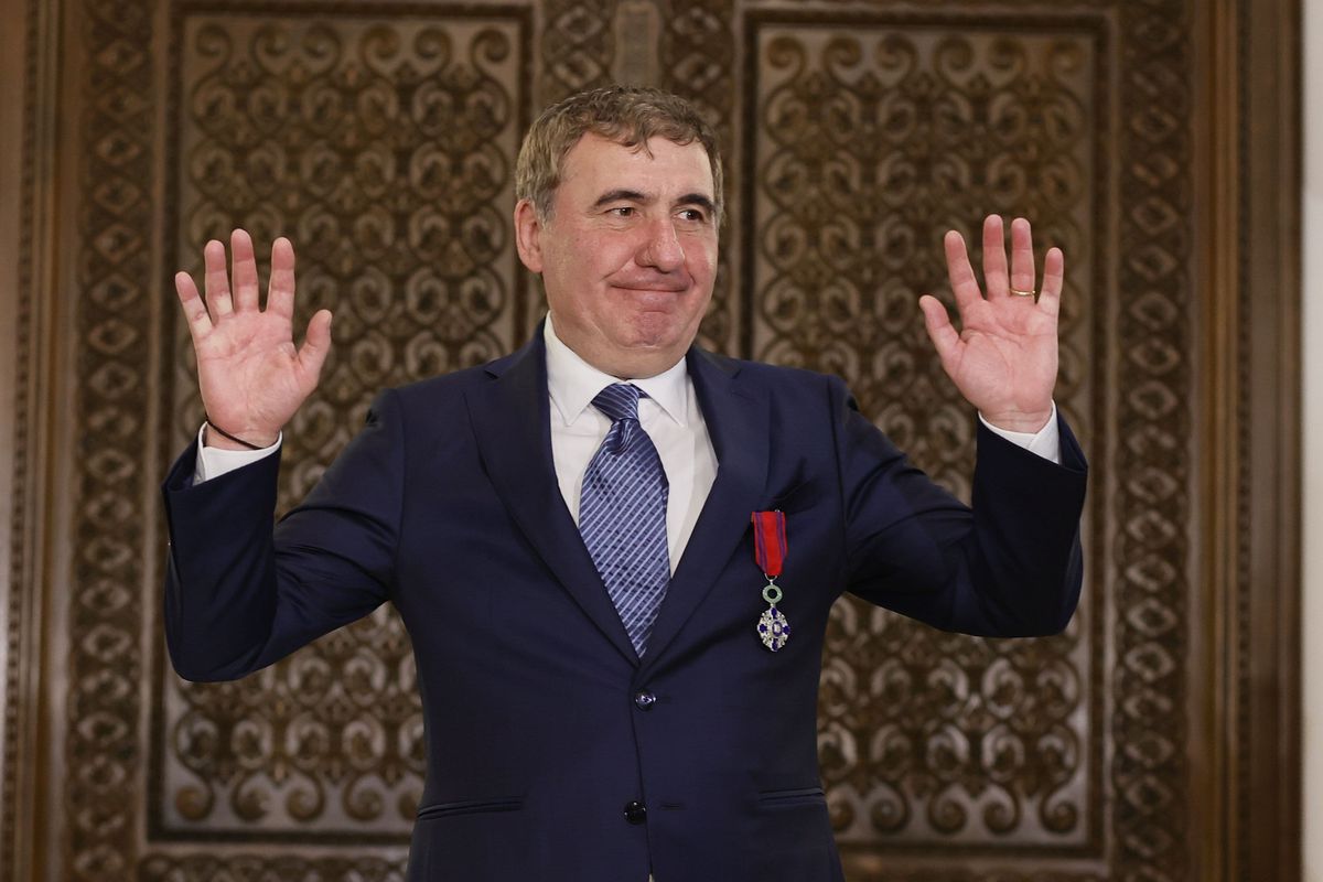 Gică Hagi, decorat cu Ordinul Național „Steaua României”. FOTO: Cristi Preda