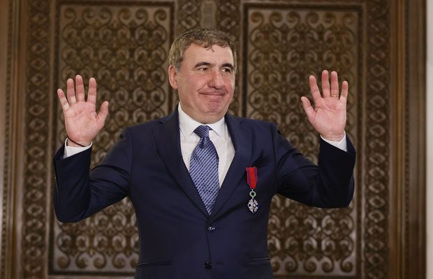 Folosit fără voia lui în campania lui Călin Georgescu, Gică Hagi a anunțat ce vrea înainte de turul 2 dintre George Simion și Nicușor Dan