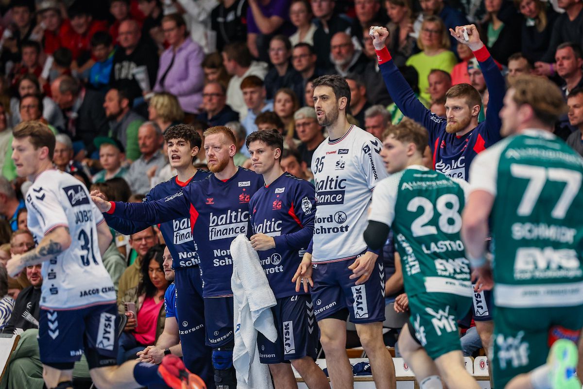 Un tânăr român a fost pe listă la un meci din campionatul Germaniei la doar 17 ani » A fost rezerva triplului campion mondial