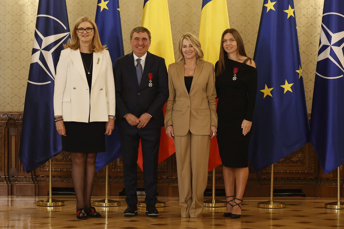 Simona Halep, apariție rară, la ceremonia lui Gică Hagi » Detaliul interesant remarcat la fosta campioană