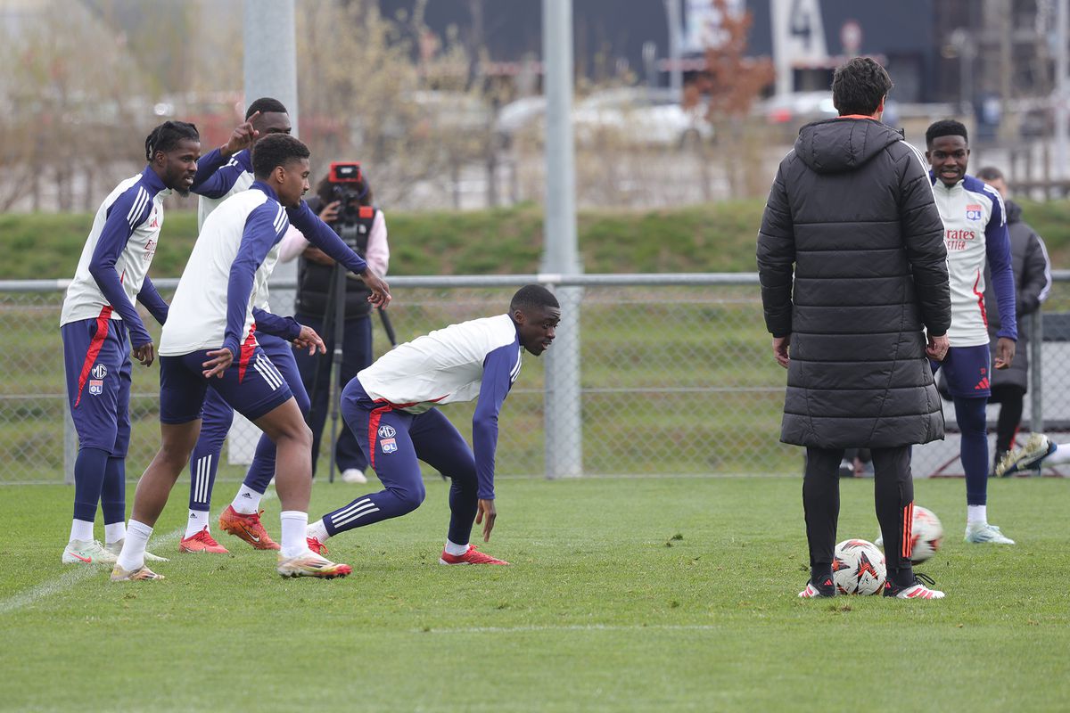 Voie bună, dar și concentrare în rândul francezilor » Ce s-a întâmplat la antrenamentul de dinainte de Lyon - FCSB