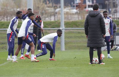 Voie bună, dar și concentrare în rândul francezilor » Ce s-a întâmplat la antrenamentul de dinainte de Lyon - FCSB