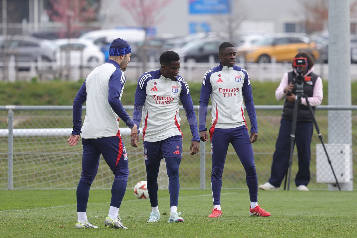 Voie bună, dar și concentrare în rândul francezilor » Ce s-a întâmplat la antrenamentul de dinainte de Lyon - FCSB