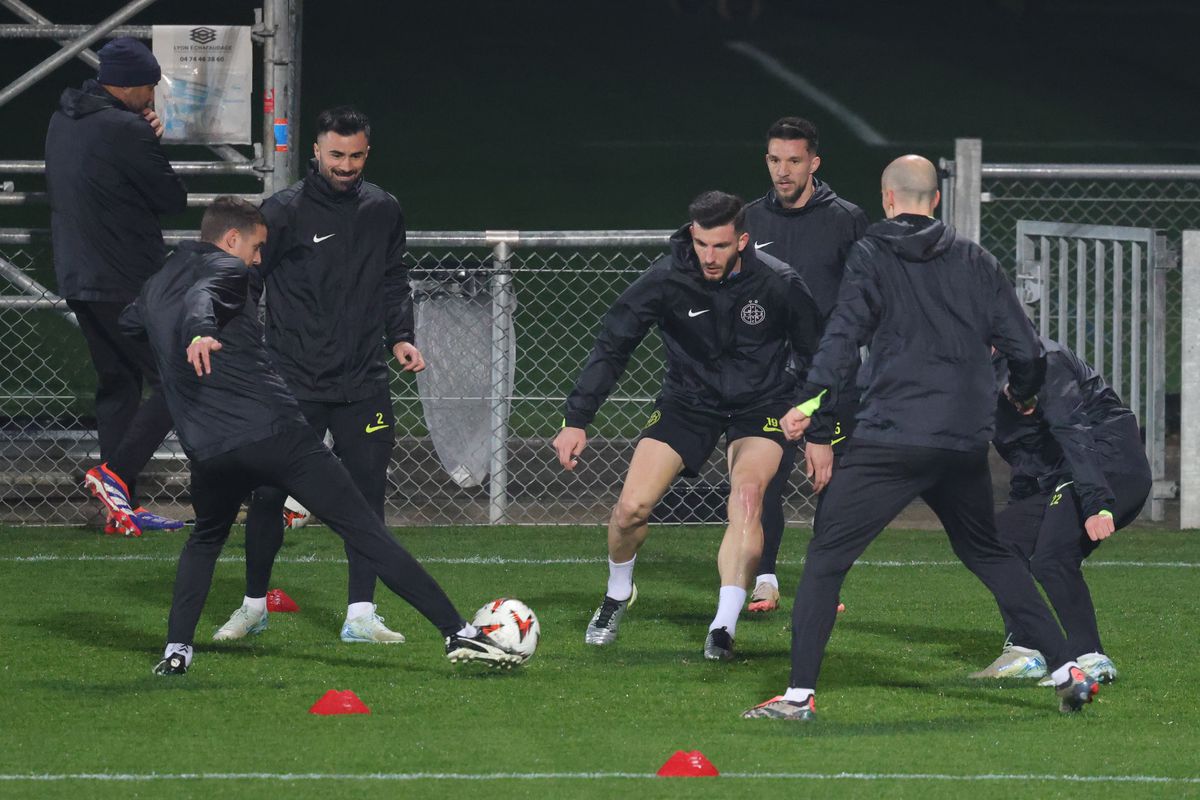 Antrenament oficial FCSB la Lyon