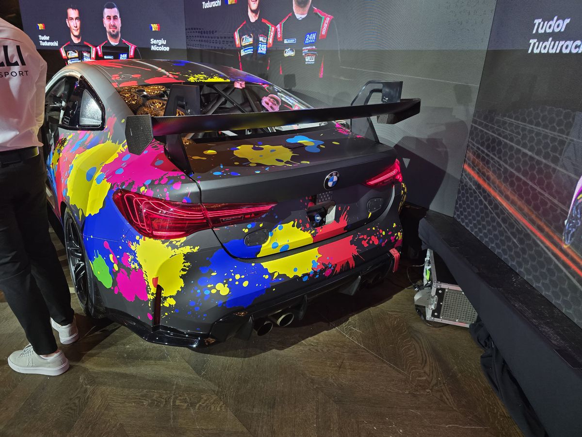 Prima echipă complet românească din GT4 și-a prezentat mașina pentru 2025 într-un club din București » Cum arată modelul BMW M4 GT4 EVO