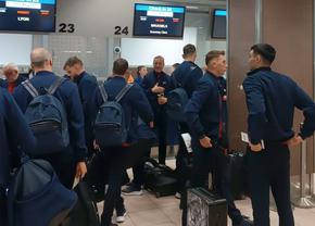 A rămas la București! FCSB a decolat spre Lyon fără titularul anunțat de Becali » MM Stoica l-a luat tare: „Ce faci, mă, dormi în seara asta?!”