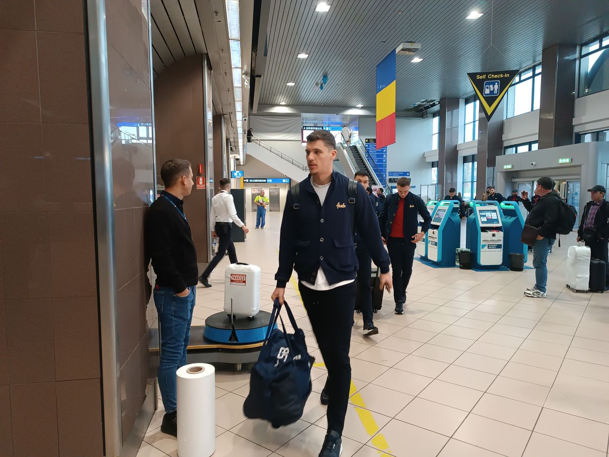 A rămas la București! FCSB a decolat spre Lyon fără titularul anunțat de Becali » MM Stoica l-a luat tare: „Ce faci, mă, dormi în seara asta?!”