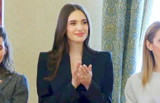 Elena Hagi a strălucit la Palatul Cotroceni » Cum a fost surprinsă soția lui Ianis la decorarea „Regelui”